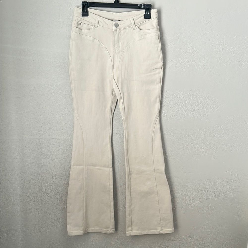 Oh Polly Size US 2 Devyn Mid-Rise Flare Jeans in Ecru